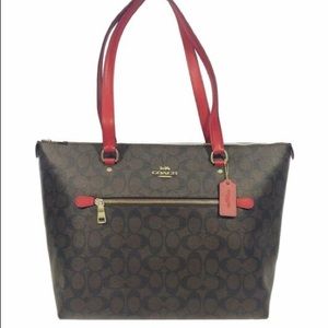 Coach signature Gallery tote red